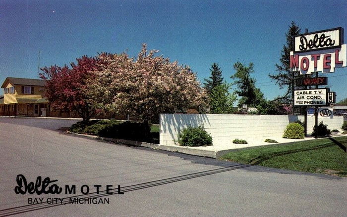 Delta Motel (Careys Motel) - Vintage Postcard (newer photo)